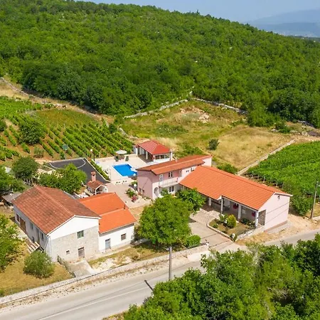 Luka, Imotski-makarska Villa Podbablje