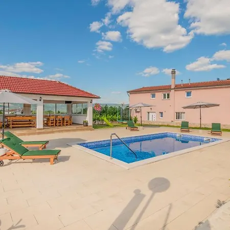 Luka, Imotski-makarska Villa Podbablje